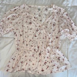 Urban Romantics size xs pink blouse with flowers